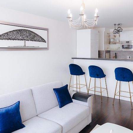 Appartement Luxueux, Neuf & Equipe A Versailles, Saint-Cyr-lʼÉcole エクステリア 写真