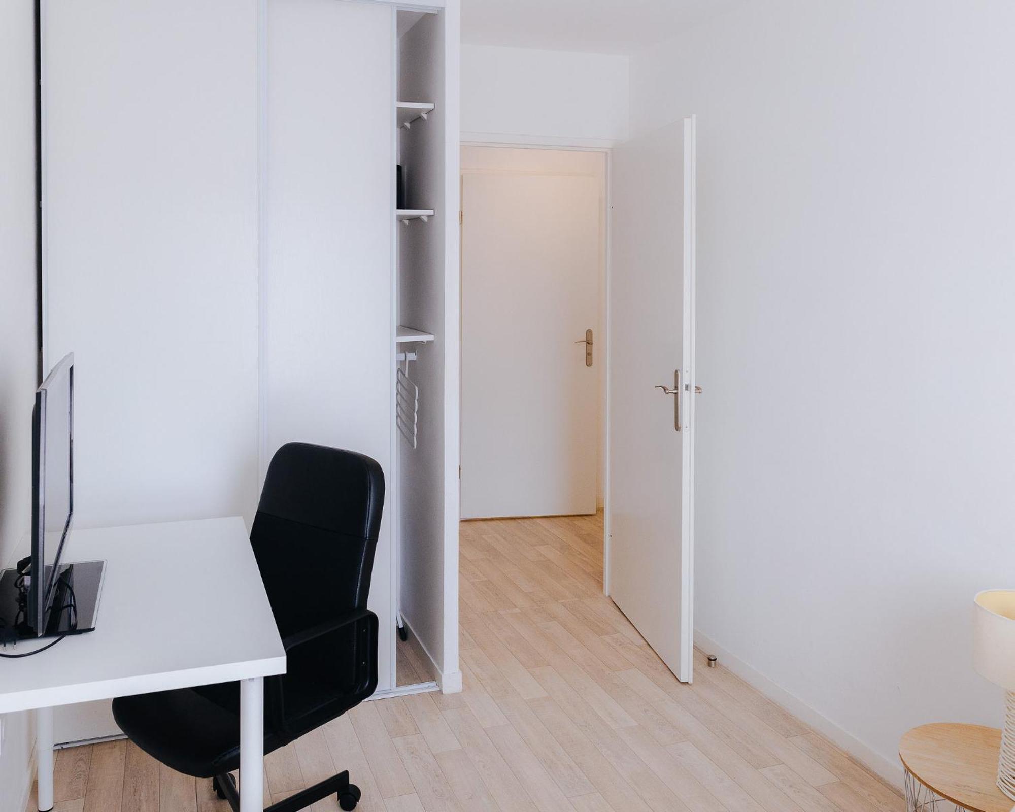 Appartement Luxueux, Neuf & Equipe A Versailles, Saint-Cyr-lʼÉcole エクステリア 写真