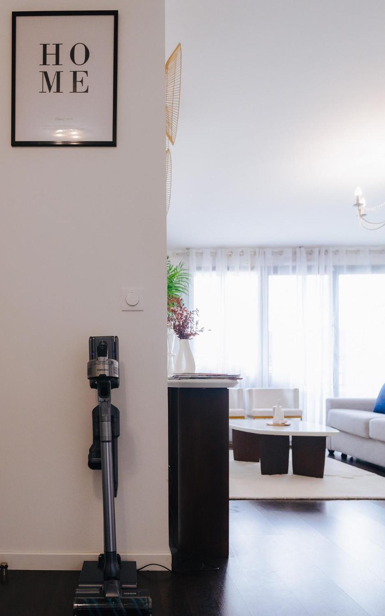 Appartement Luxueux, Neuf & Equipe A Versailles, Saint-Cyr-lʼÉcole エクステリア 写真