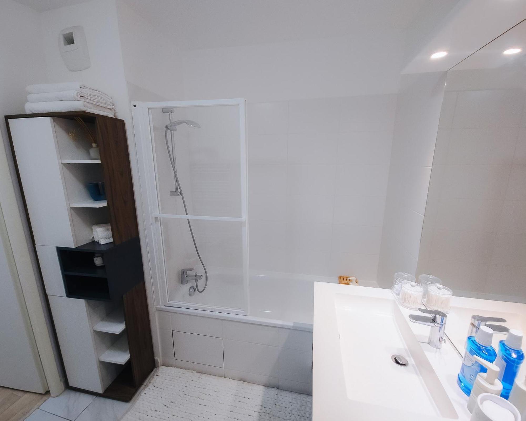 Appartement Luxueux, Neuf & Equipe A Versailles, Saint-Cyr-lʼÉcole エクステリア 写真