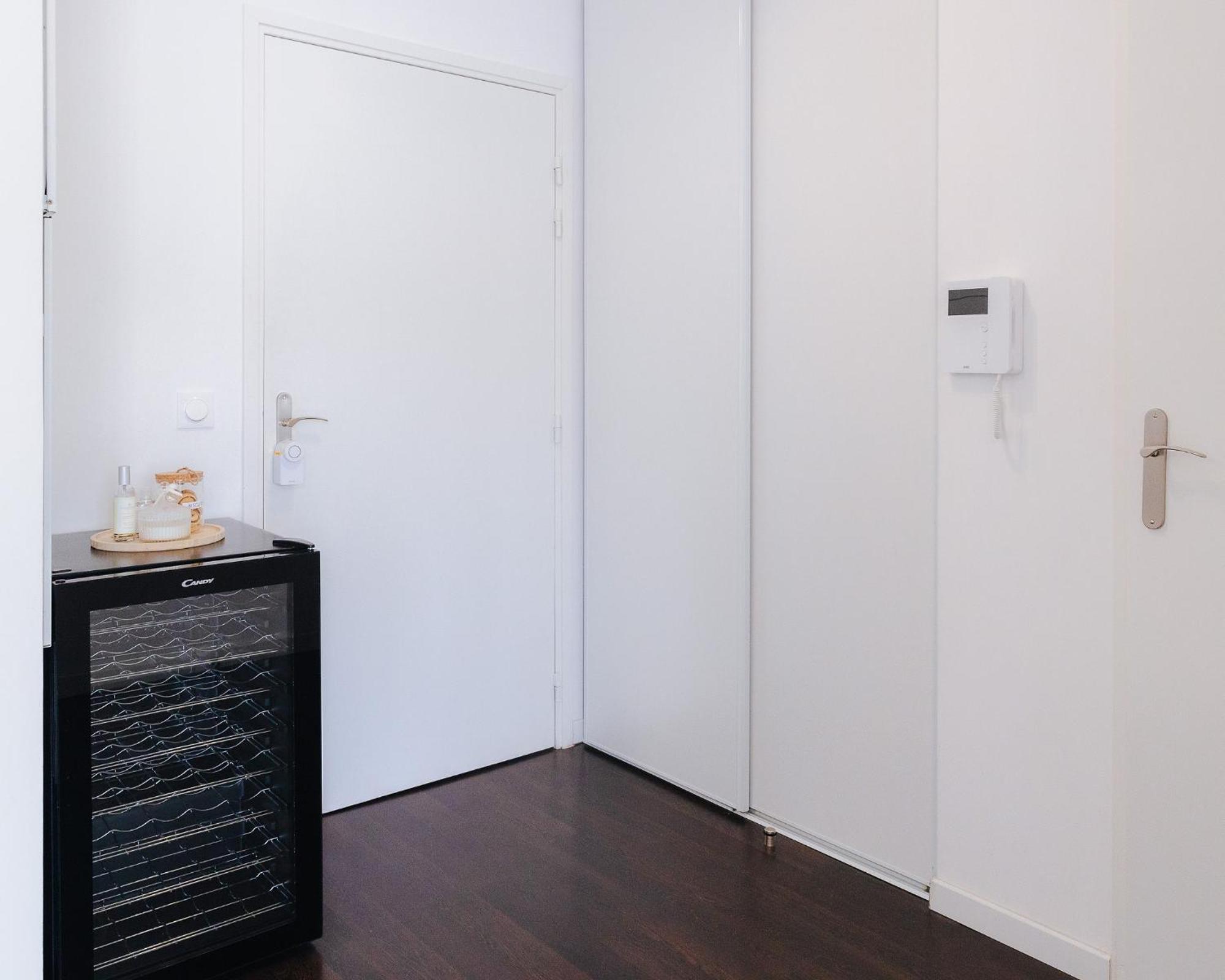 Appartement Luxueux, Neuf & Equipe A Versailles, Saint-Cyr-lʼÉcole エクステリア 写真
