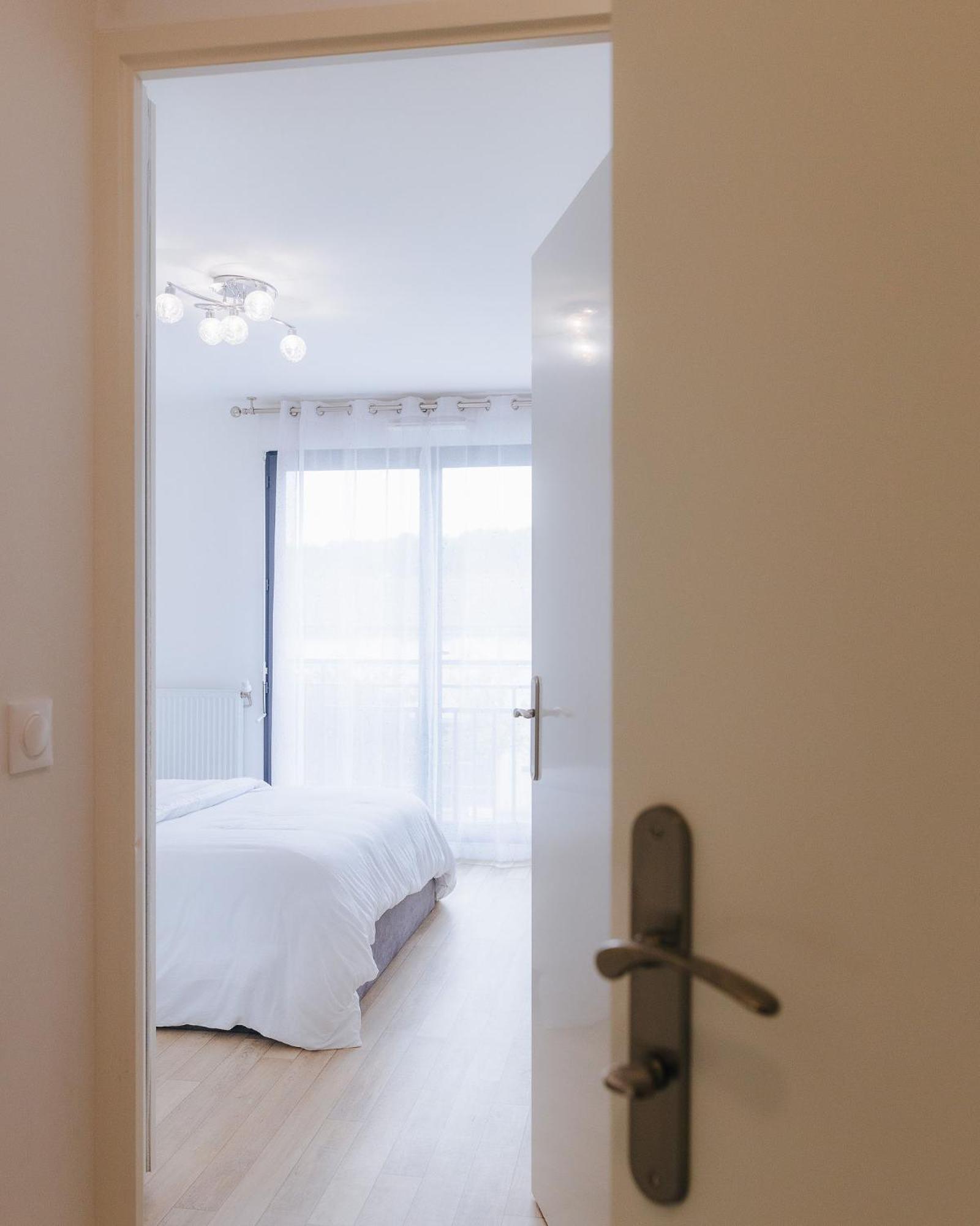 Appartement Luxueux, Neuf & Equipe A Versailles, Saint-Cyr-lʼÉcole エクステリア 写真