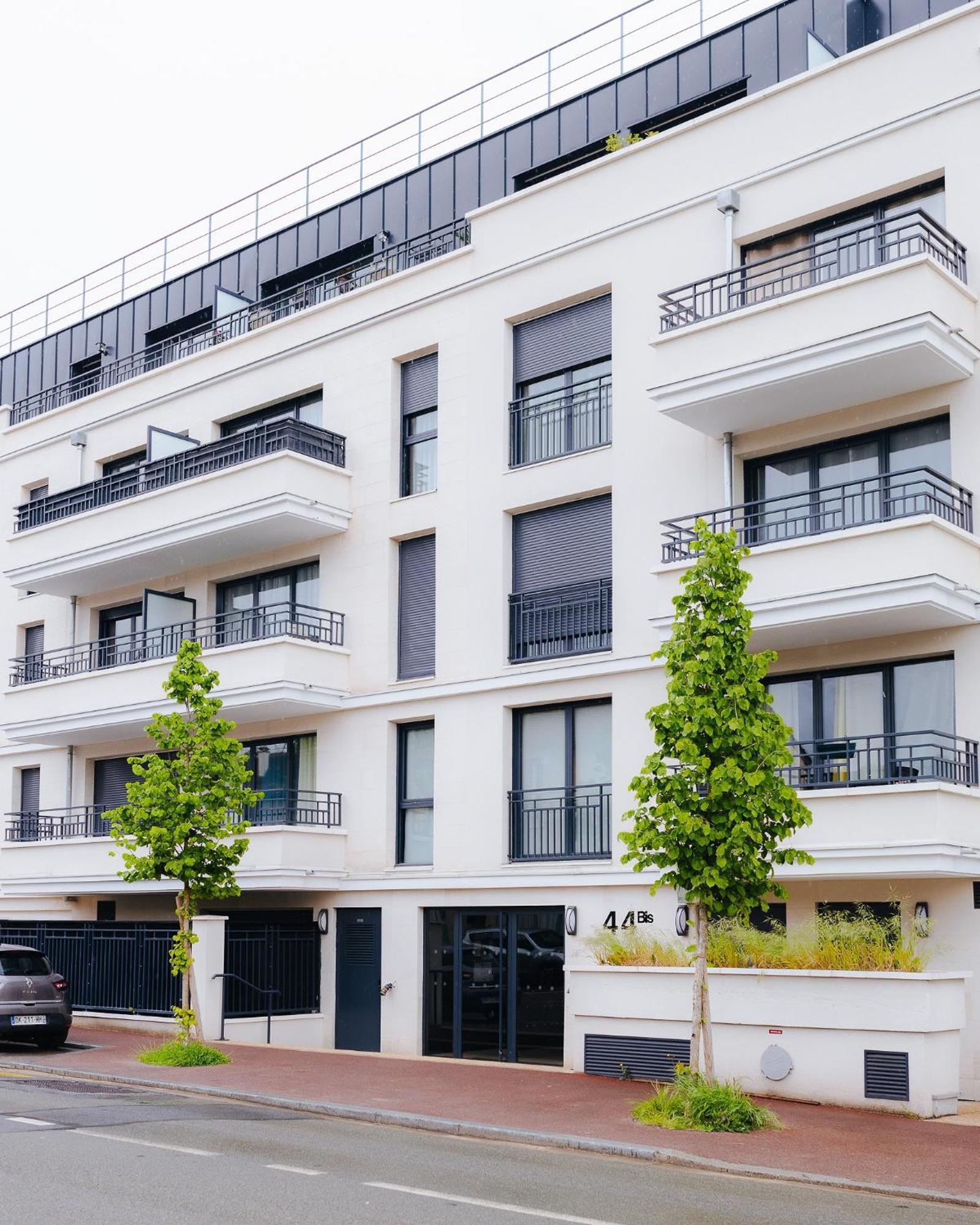 Appartement Luxueux, Neuf & Equipe A Versailles, Saint-Cyr-lʼÉcole エクステリア 写真
